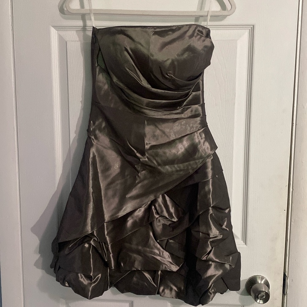 Onyx nite size 2 strapless prom dress, silver